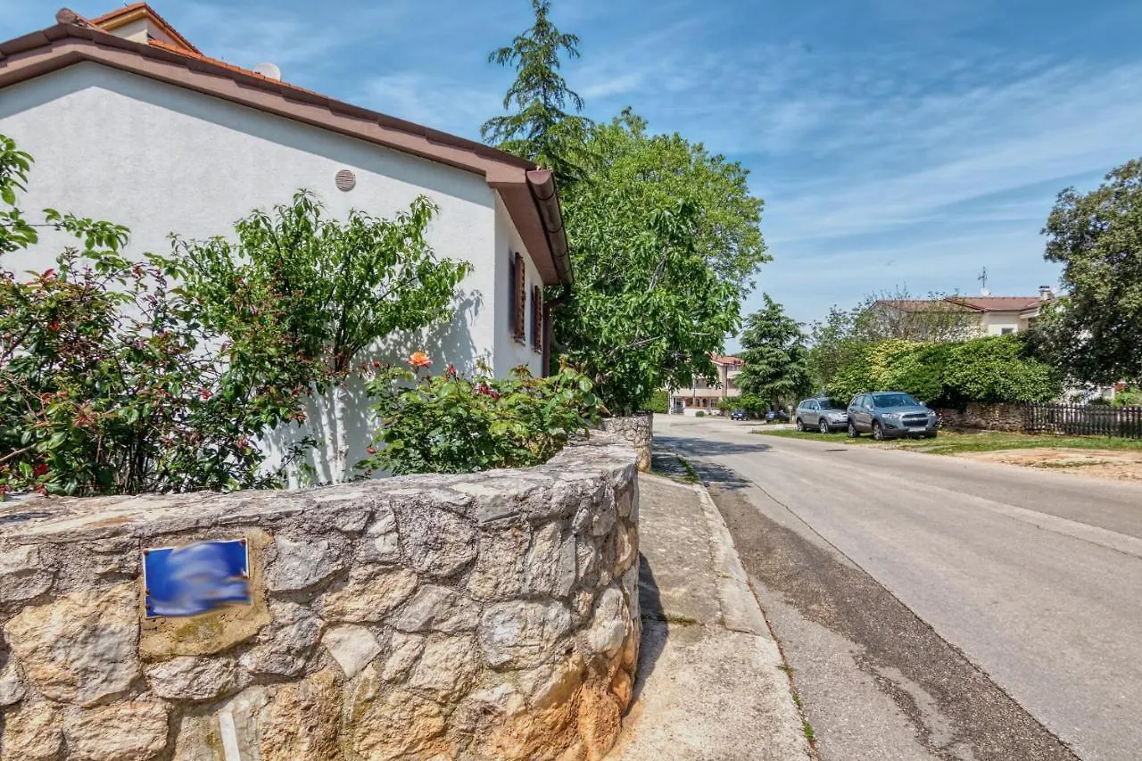 Apartment Apartmets Slavica 1644 Banjole Croatia